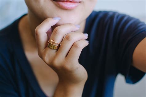 cartier juste un clou ring small vs regular